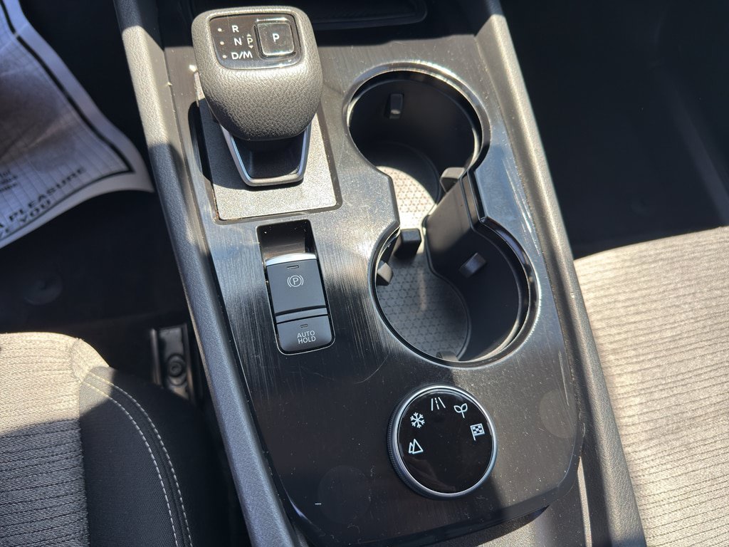 Used 2023 Nissan Rogue SV AWD/4WD image 16