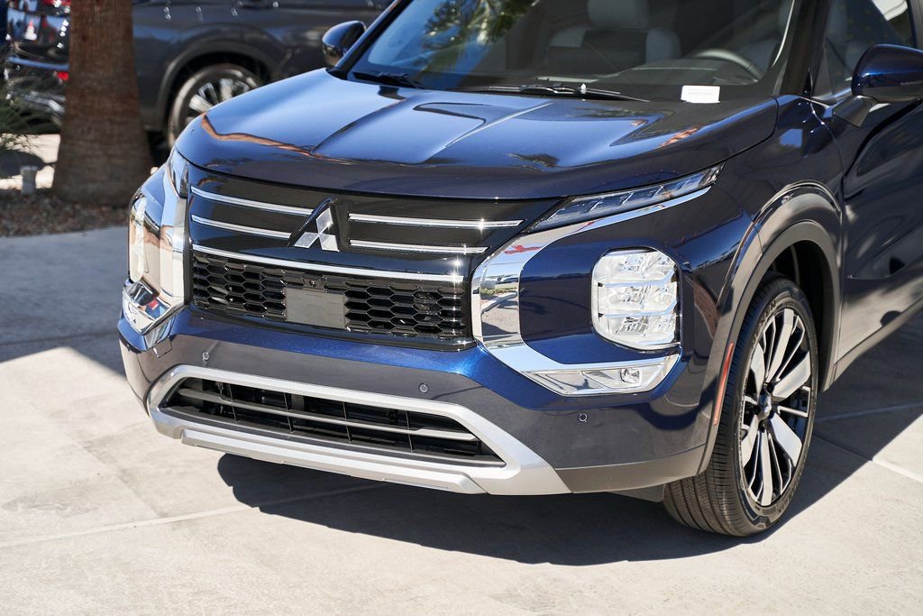 Used 2025 Mitsubishi Outlander SE FWD image 5