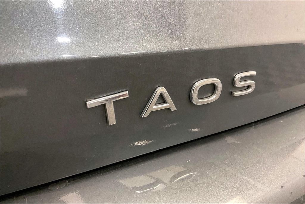 Used 2024 Volkswagen Taos SE image 27
