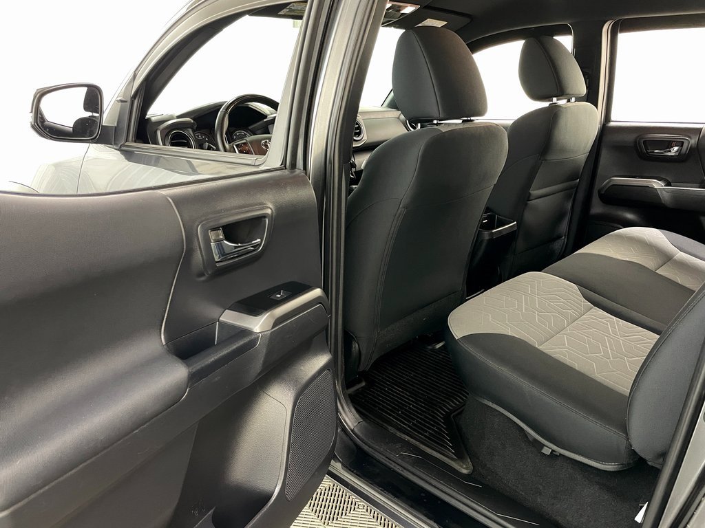 Used 2023 Toyota Tacoma TRD Off-Road image 40