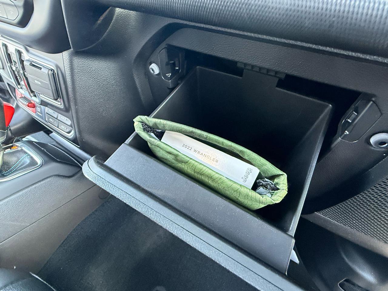 Used 2022 Jeep Wrangler Unlimited Rubicon 4xe w/ Dual Top Group image 47