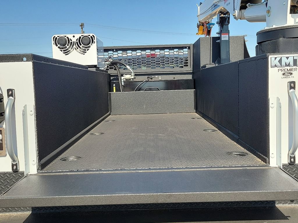 New 2025 Ford F550 4x4 SuperCab Super Duty image 15