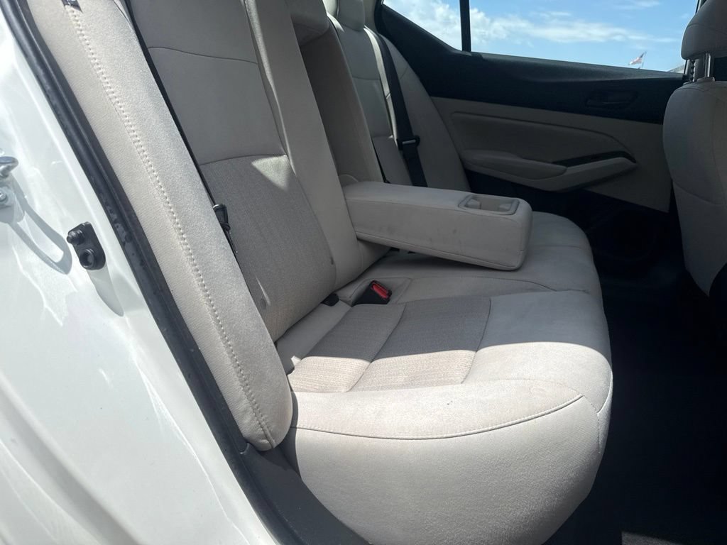 Used 2025 Nissan Altima 2.5 SV FWD image 36