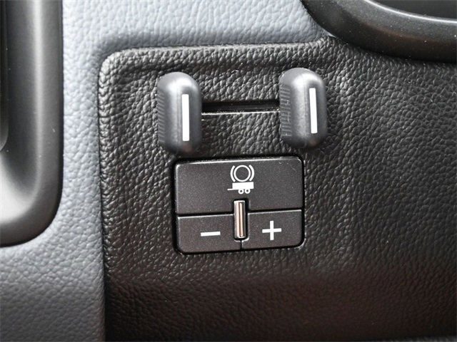 Used 2018 Chevrolet Colorado Z71 w/ Z71 Midnight Edition image 21