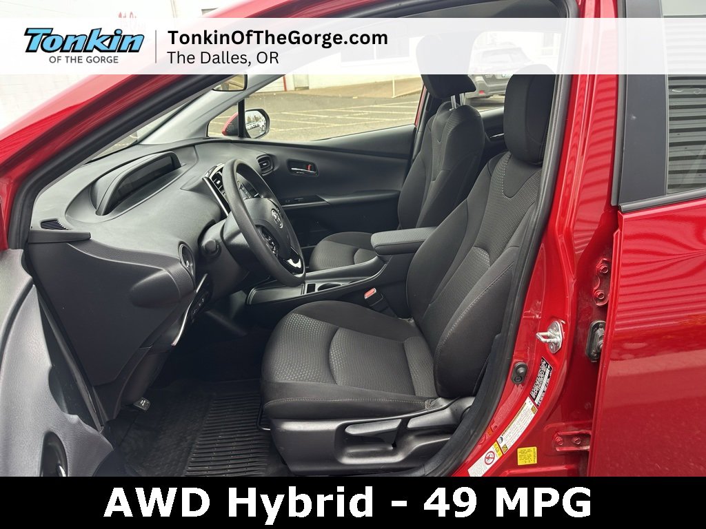 Used 2022 Toyota Prius LE image 12