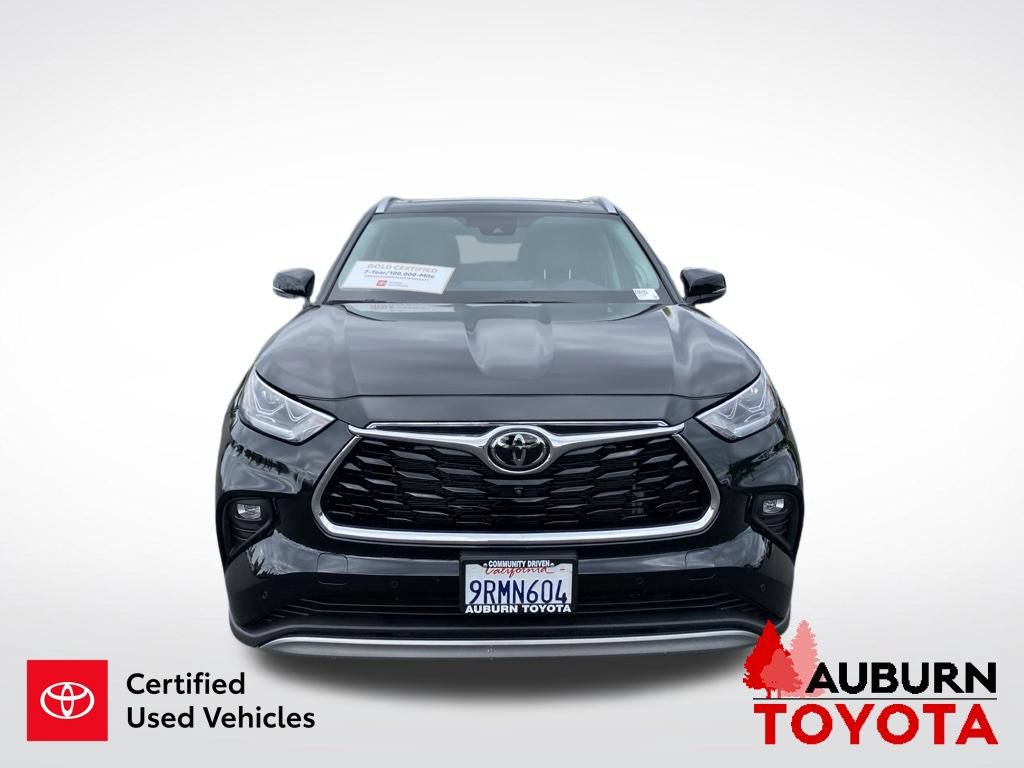 Certified 2024 Toyota Highlander Platinum AWD/4WD image 3