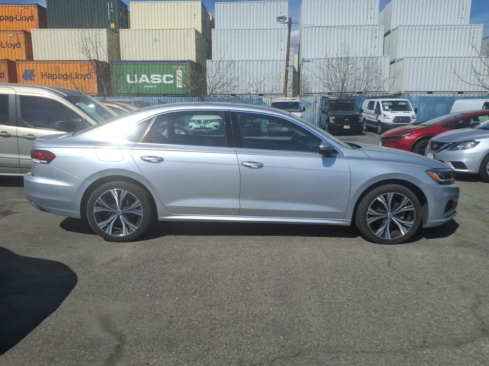 Used 2021 Volkswagen Passat 2.0T SE FWD image 7