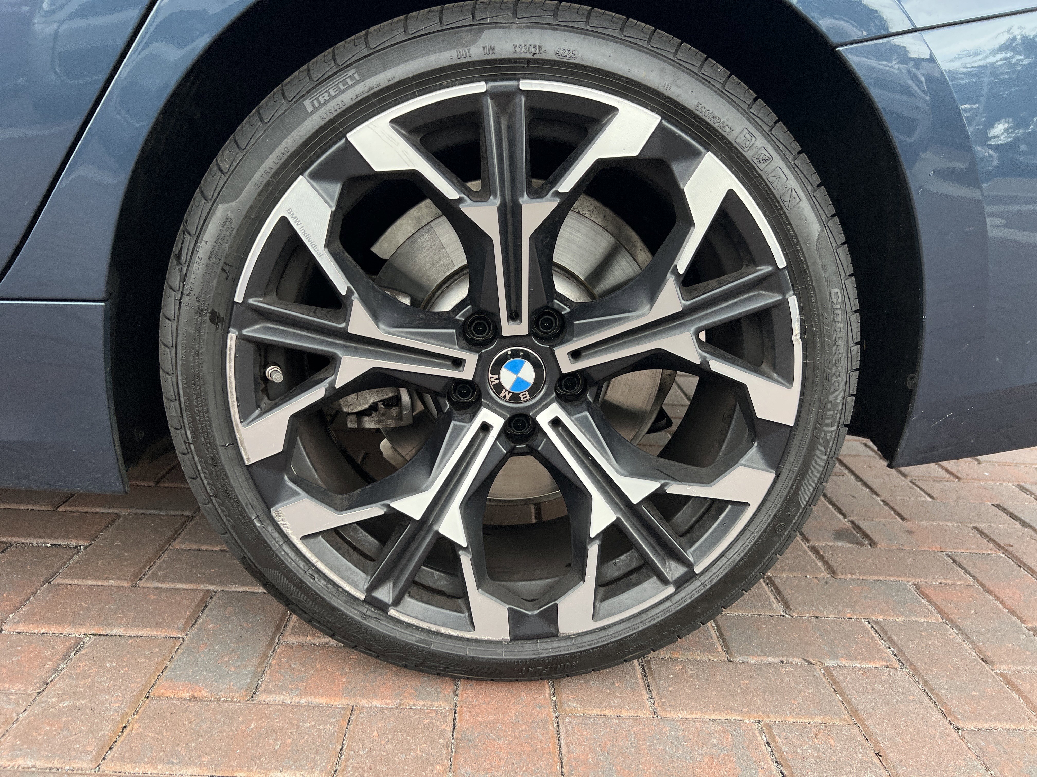 Certified 2025 BMW 330i Sedan image 13