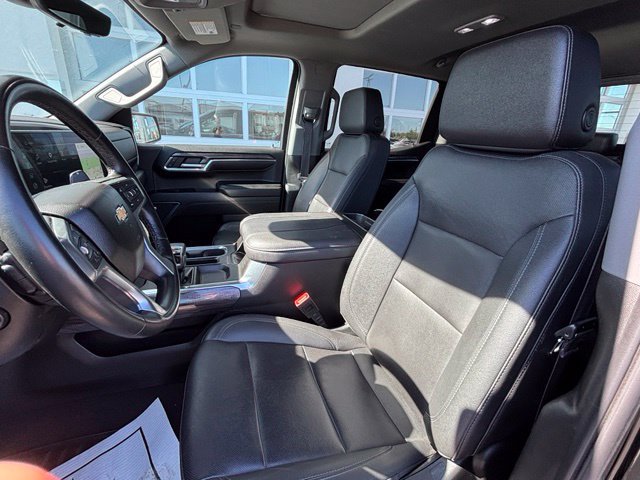 Used 2023 Chevrolet Silverado 1500 LTZ w/ LTZ Premium Package AWD/4WD image 14