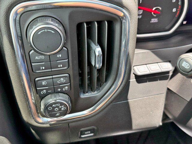 Used 2019 Chevrolet Silverado 1500 High Country w/ Technology Package AWD/4WD image 29