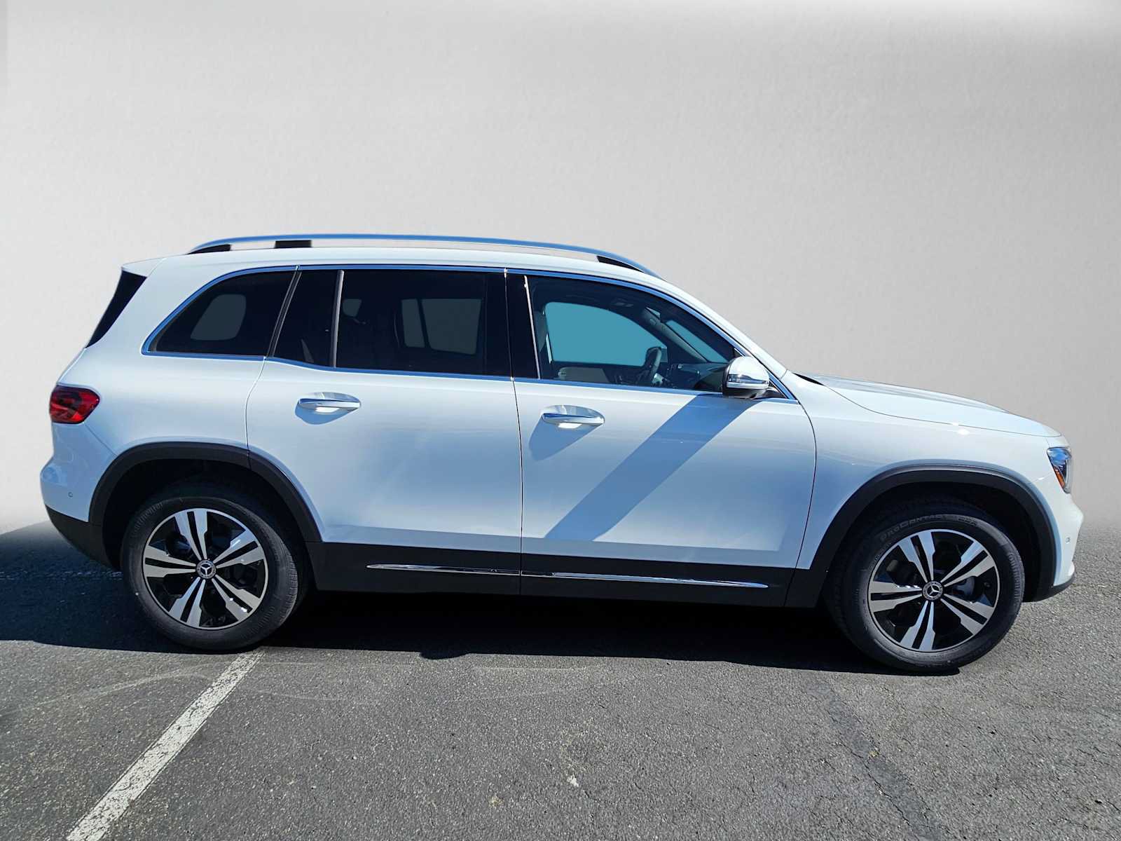 New 2026 Mercedes-Benz GLB 250 image 2