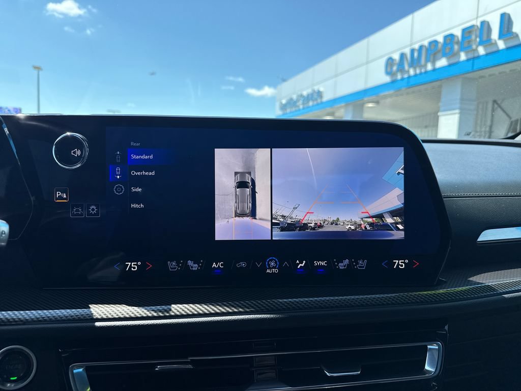 Used 2025 Chevrolet Traverse High Country FWD image 23