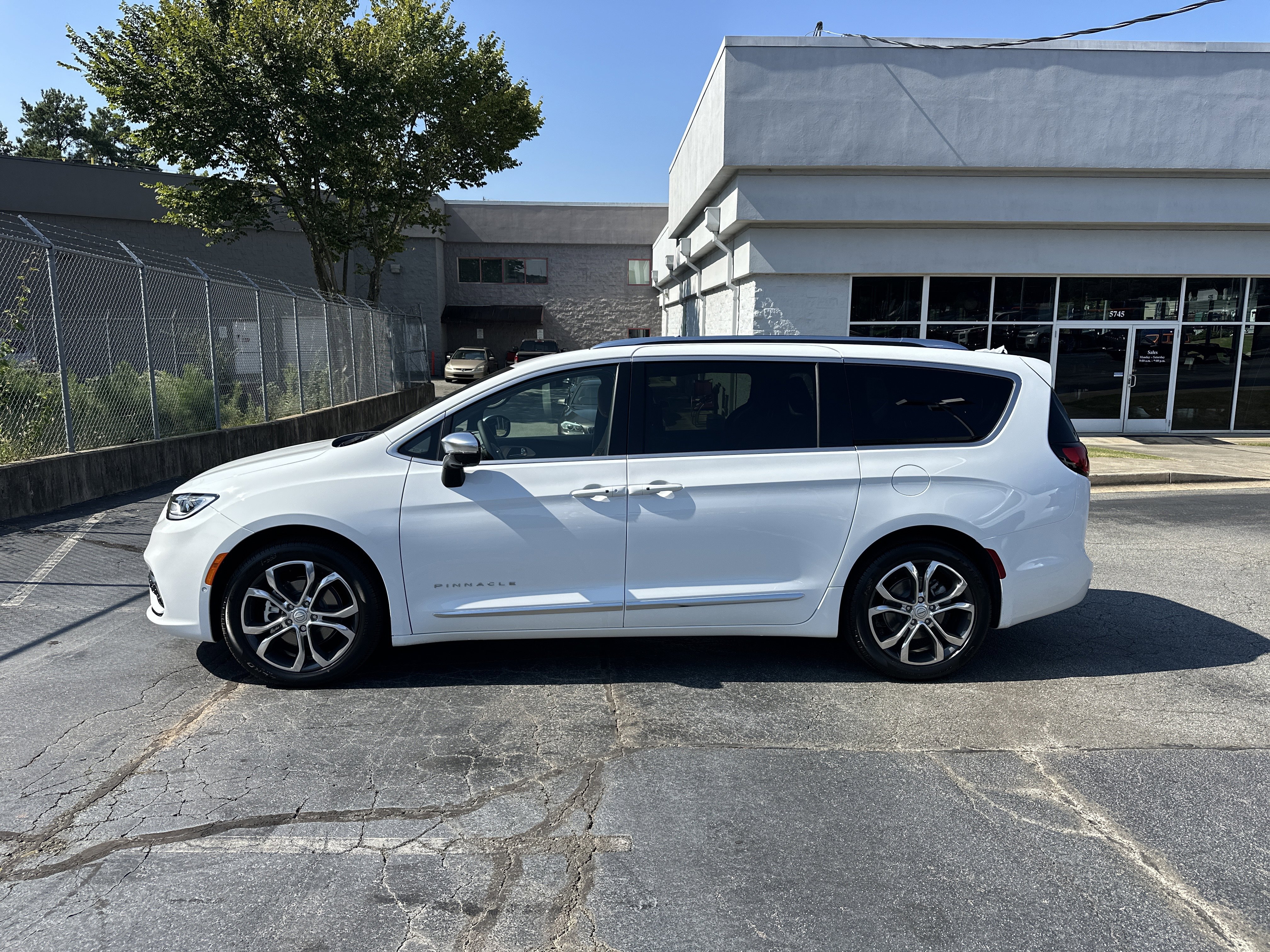 New 2026 Chrysler Pacifica Pinnacle image 6