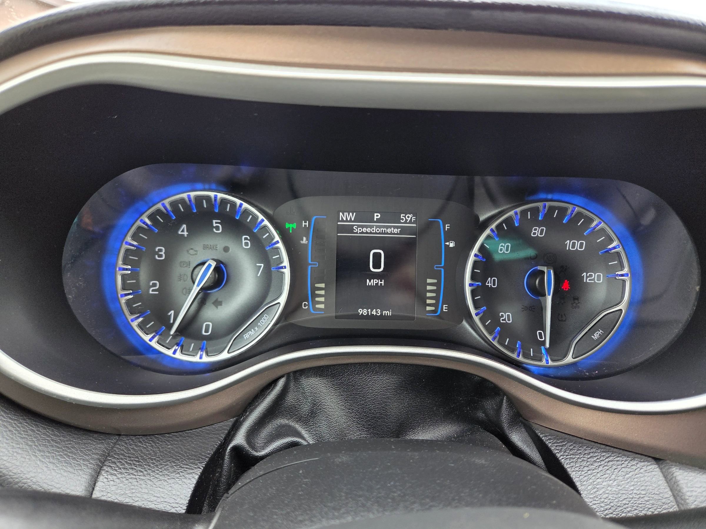 Used 2017 Chrysler Pacifica Touring-L FWD image 7