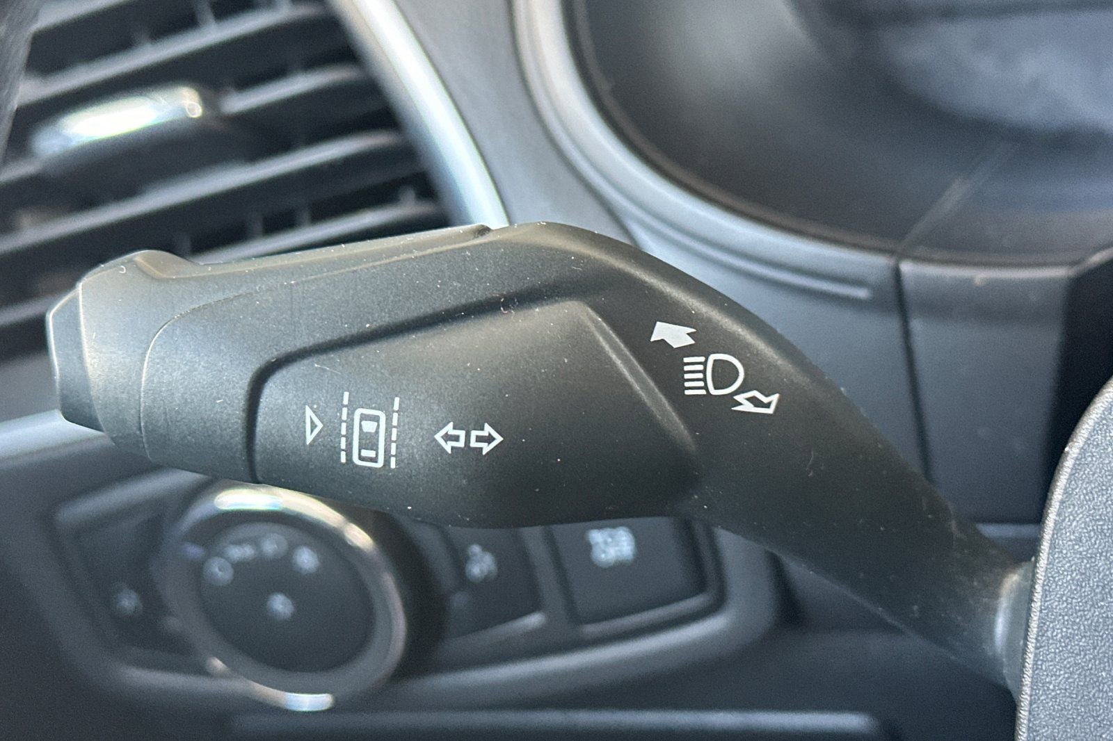 Used 2024 Ford Edge SEL image 37