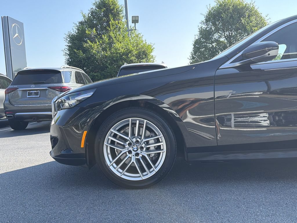 Used 2024 BMW 530i RWD image 9