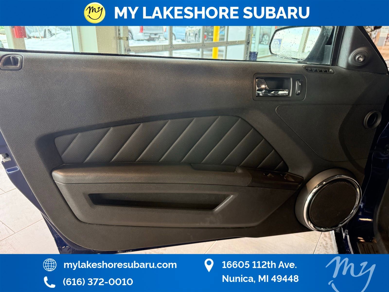 Used 2010 Ford Mustang Convertible image 10