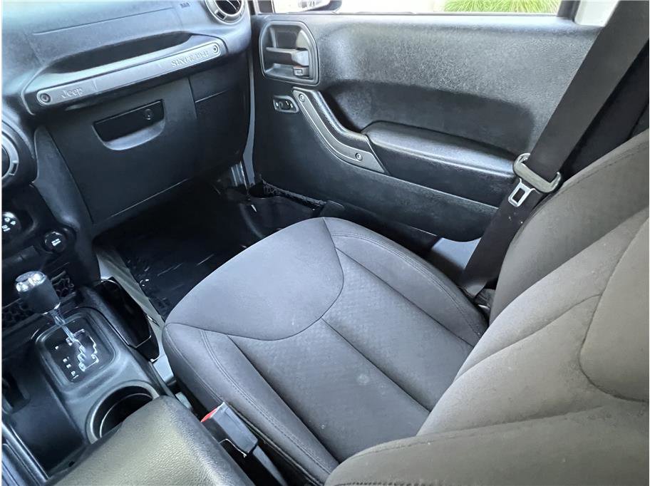 Used 2017 Jeep Wrangler Unlimited Sport w/ Quick Order Package 24S image 28