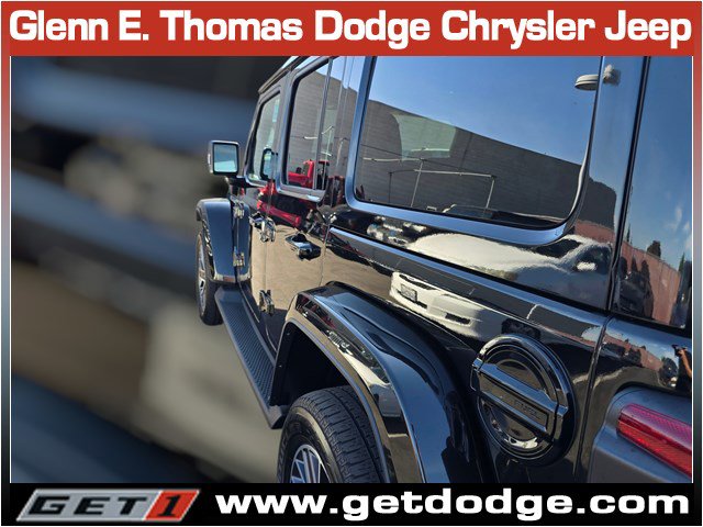 Used 2023 Jeep Wrangler Sahara image 10