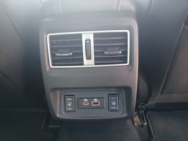 Used 2023 Nissan Maxima Platinum w/ Sport Mat Group FWD image 13
