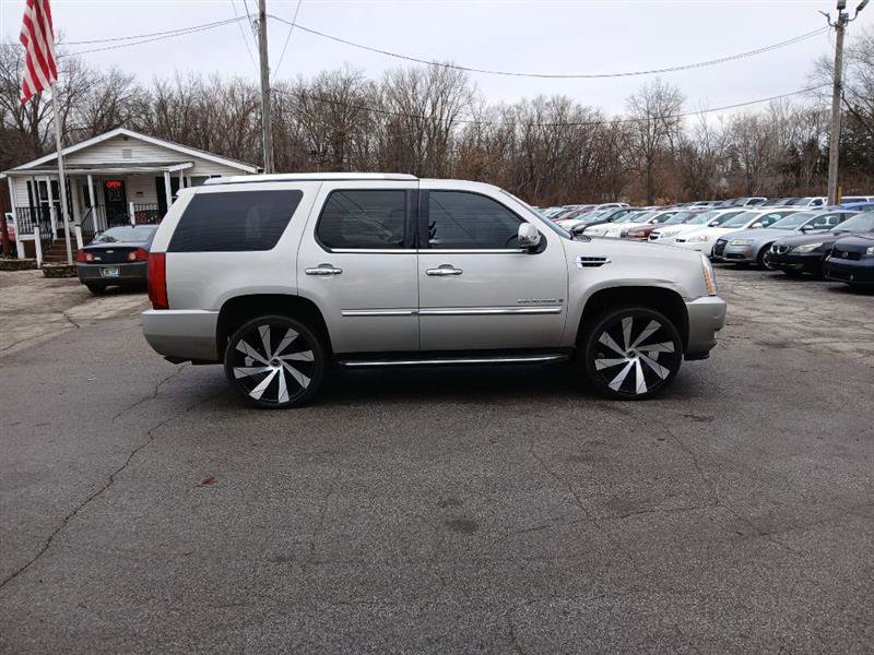 Used 2007 Cadillac Escalade AWD w/ Information Package image 7