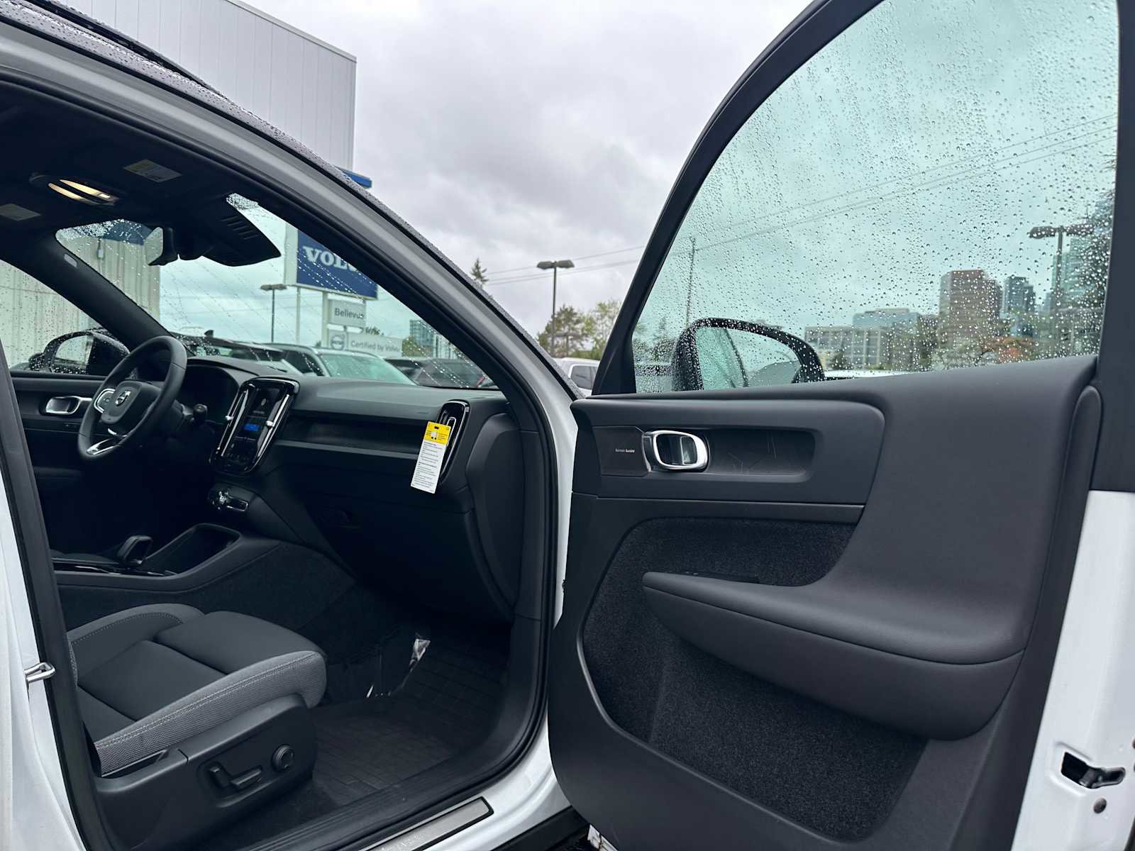 Certified 2023 Volvo XC40 Recharge Ultimate w/ Protection Package Premier AWD/4WD image 12