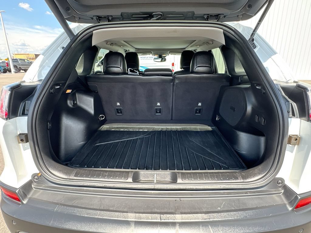 Used 2021 Jeep Cherokee Limited w/ Mopar Interior Package AWD/4WD image 26