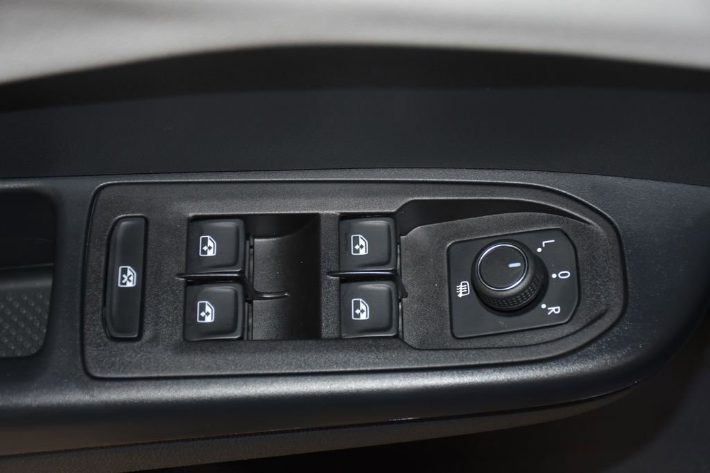 Used 2025 Volkswagen Taos S image 24