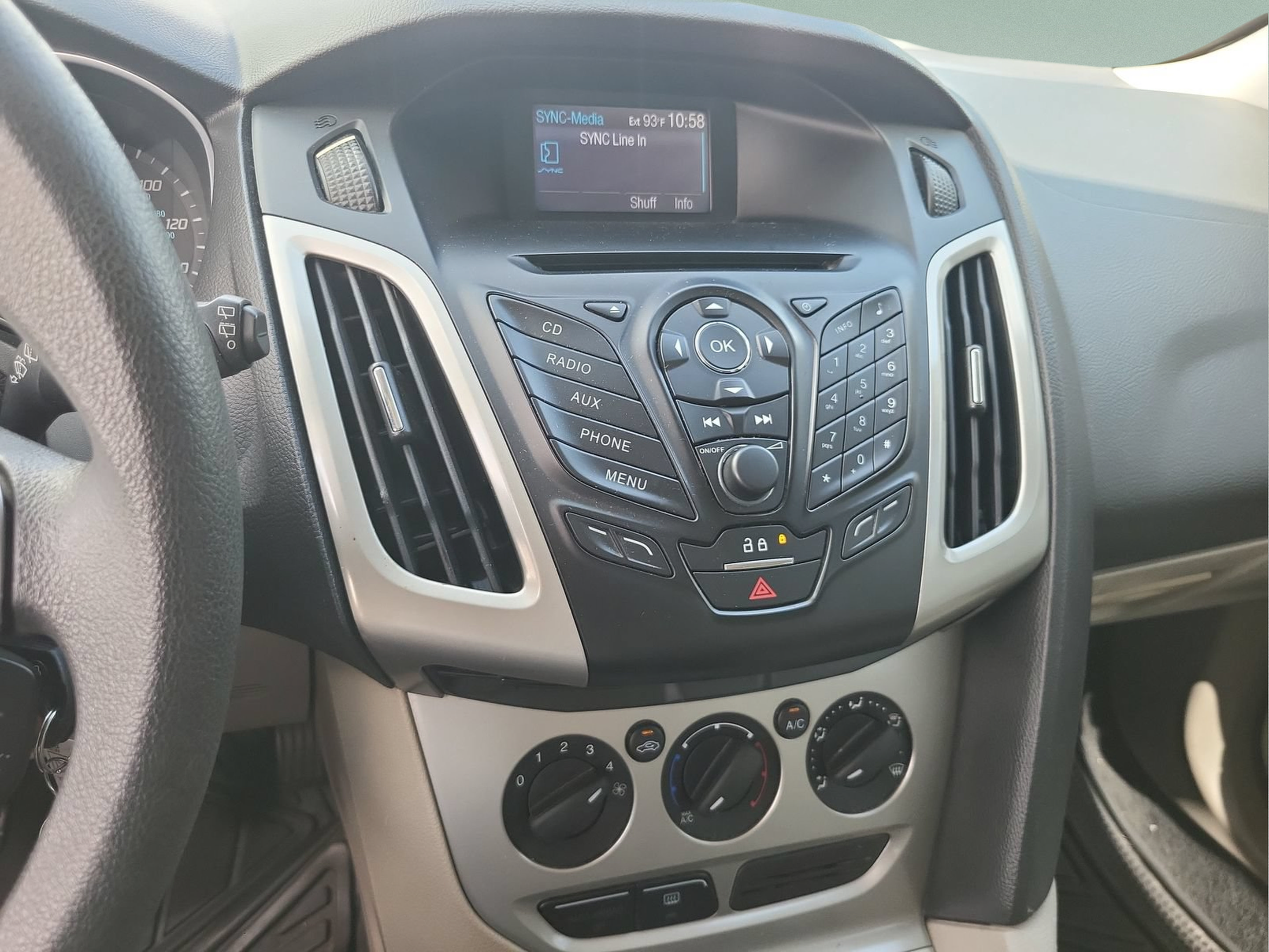 Used 2013 Ford Focus SE w/ Interior Protection Pkg FWD image 11