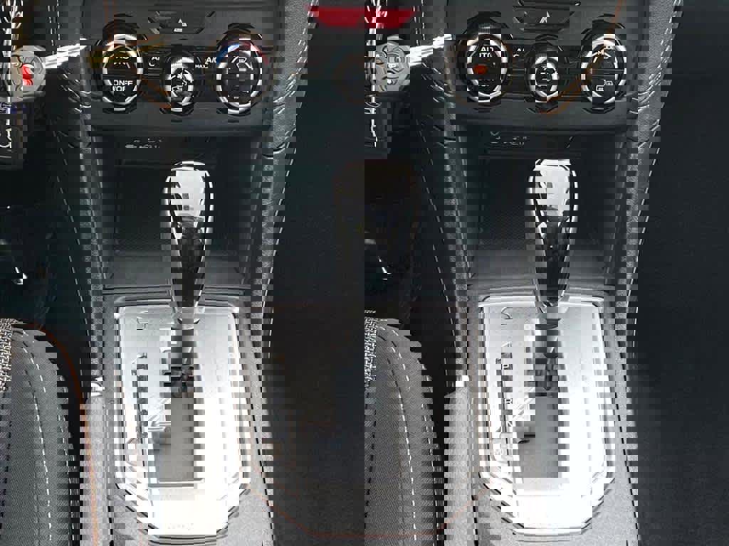 Used 2020 Subaru Crosstrek 2.0i Premium image 11