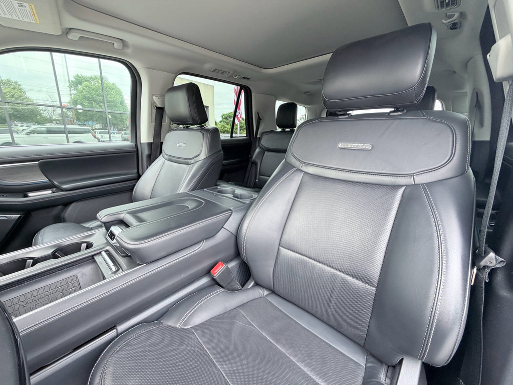 Used 2025 Ford Expedition Platinum AWD/4WD image 22