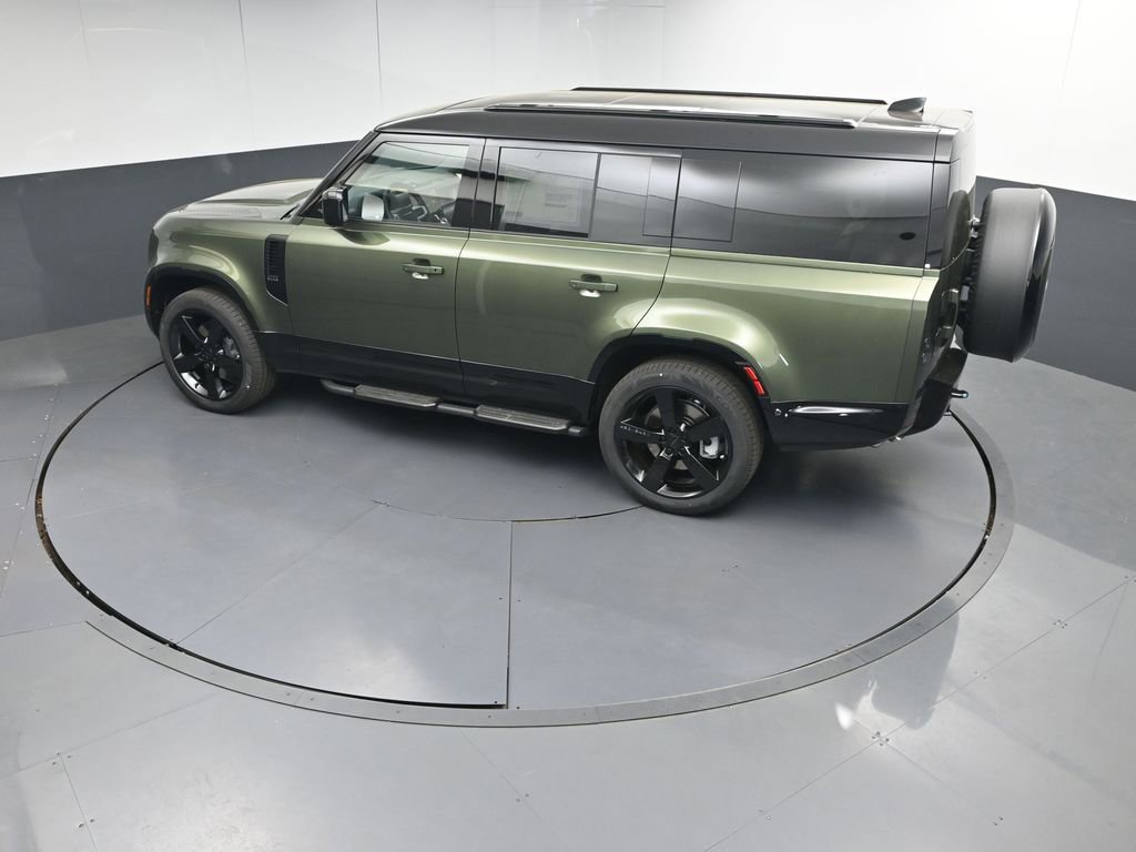 New 2026 Land Rover Defender 130 X-Dynamic SE AWD/4WD image 33