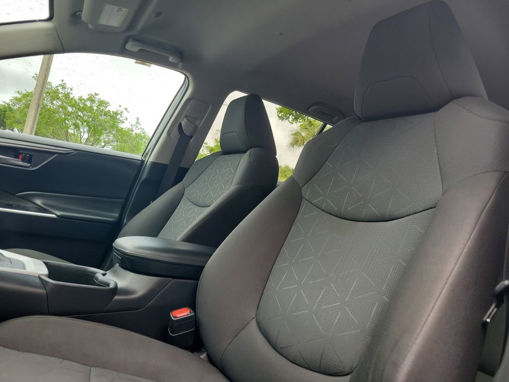 Used 2024 Toyota RAV4 AWD Hybrid image 23