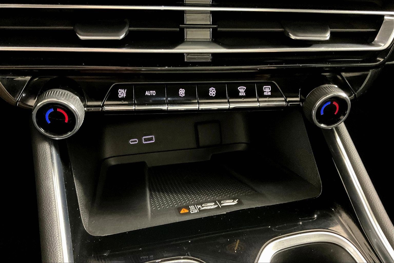 Used 2024 Chevrolet Traverse Z71 w/ Enhanced Driving Package image 16