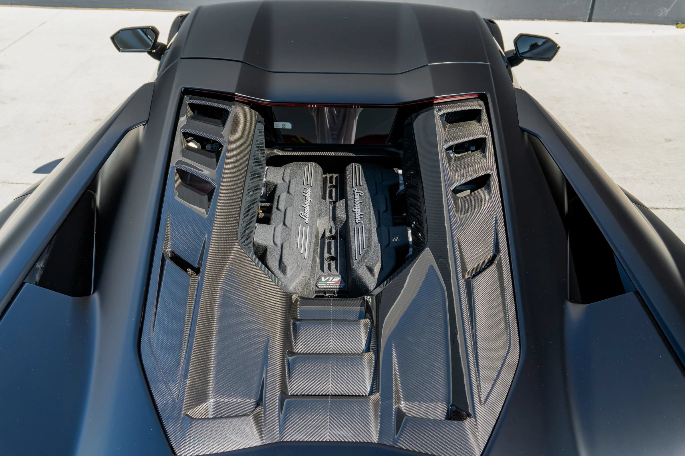 Used 2025 Lamborghini Revuelto AWD/4WD image 50