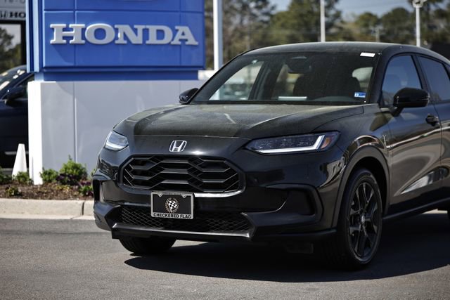 Certified 2025 Honda HR-V Sport image 2