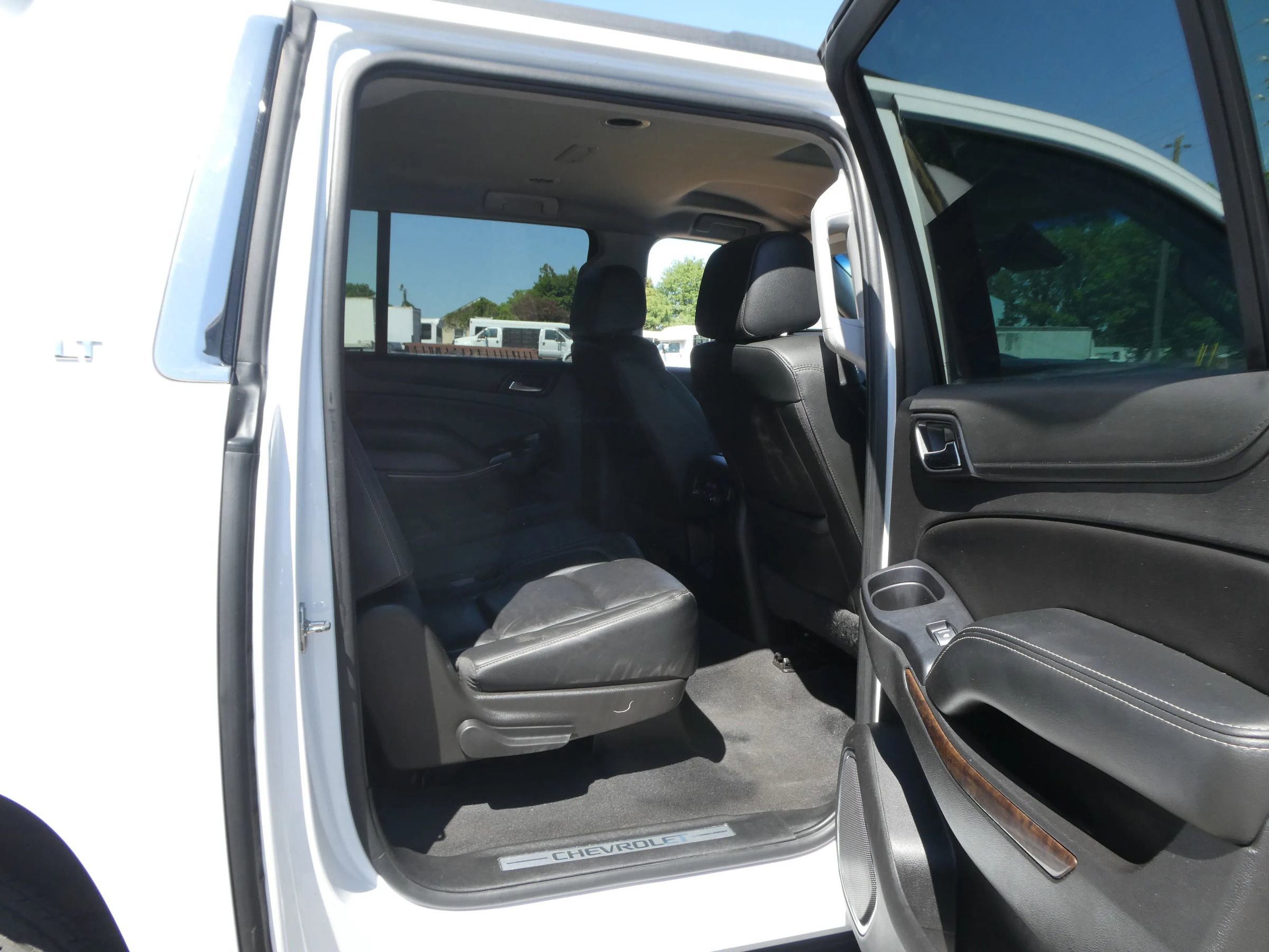Used 2020 Chevrolet Suburban LT AWD/4WD image 23