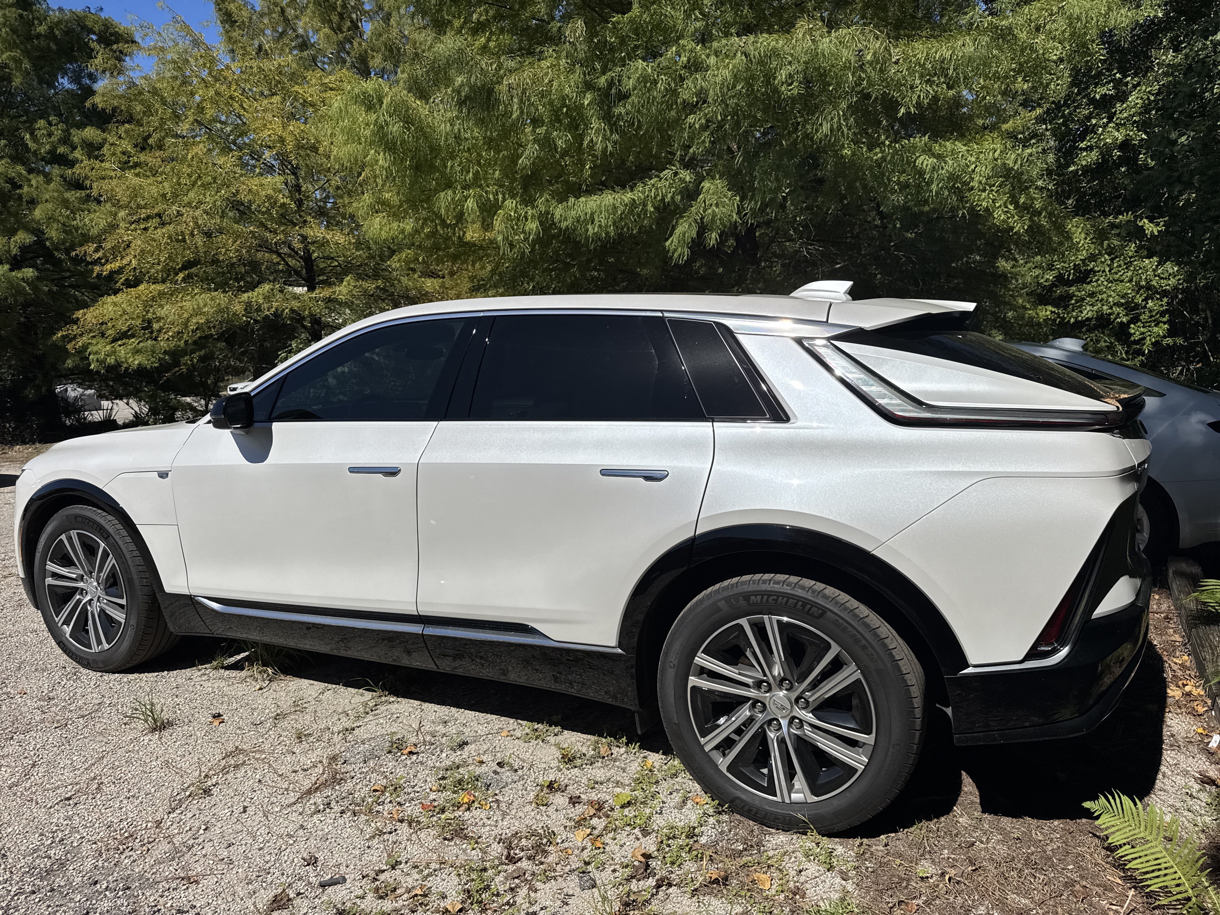 Used 2024 Cadillac Lyriq Tech RWD image 2