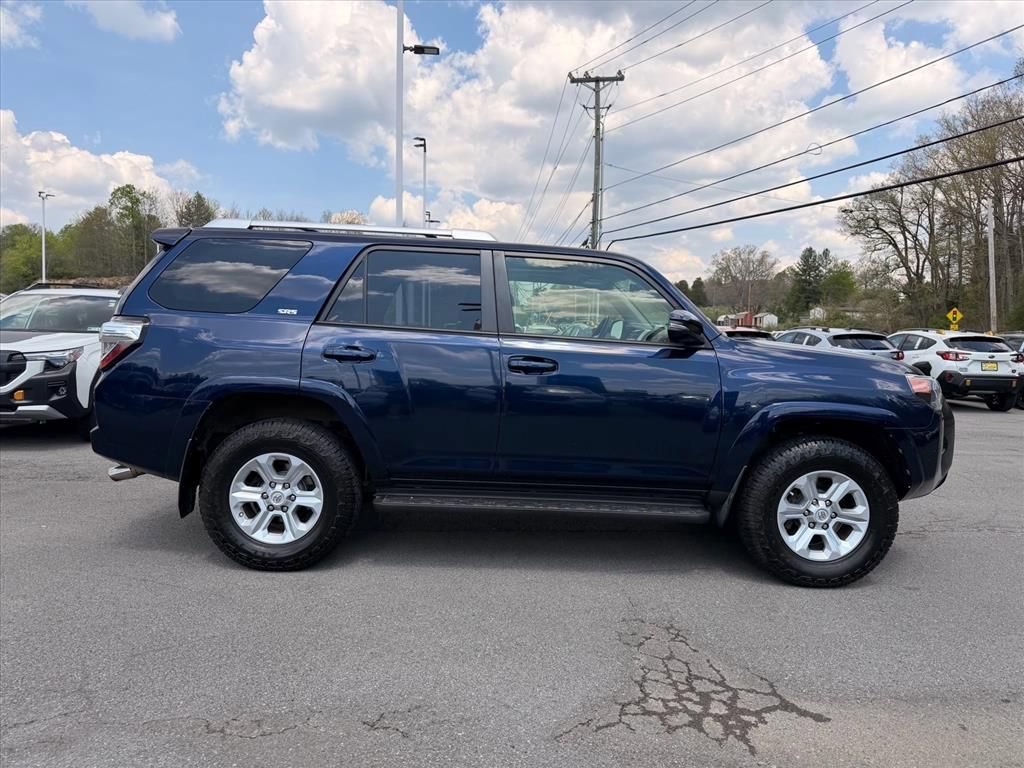 Used 2018 Toyota 4Runner SR5 Premium AWD/4WD image 16