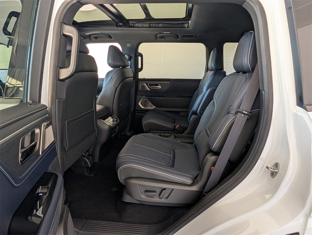 New 2026 INFINITI QX80 SPORT image 7