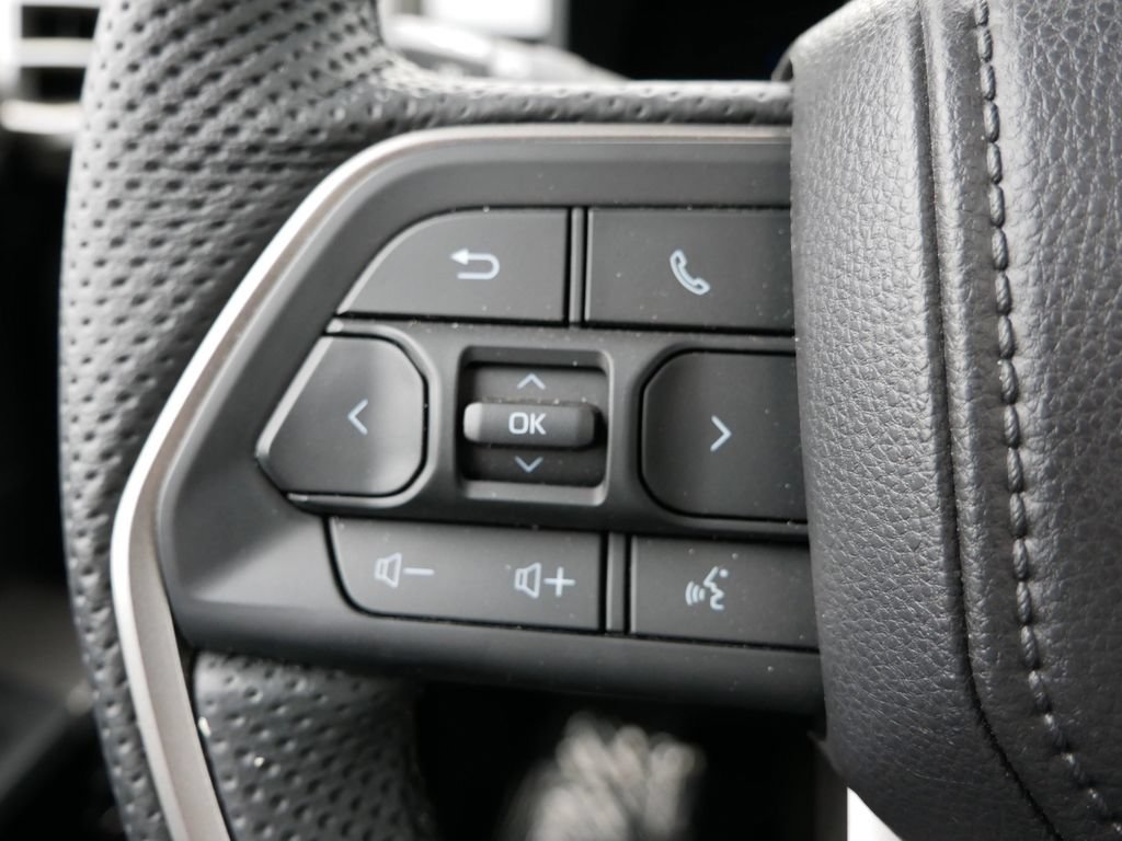 Used 2026 Toyota Tundra Limited AWD/4WD image 33