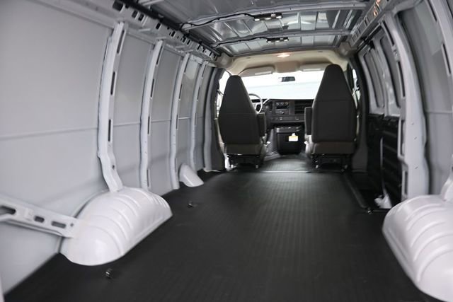 New 2026 Chevrolet Express 2500 w/ Driver Convenience Package RWD image 10