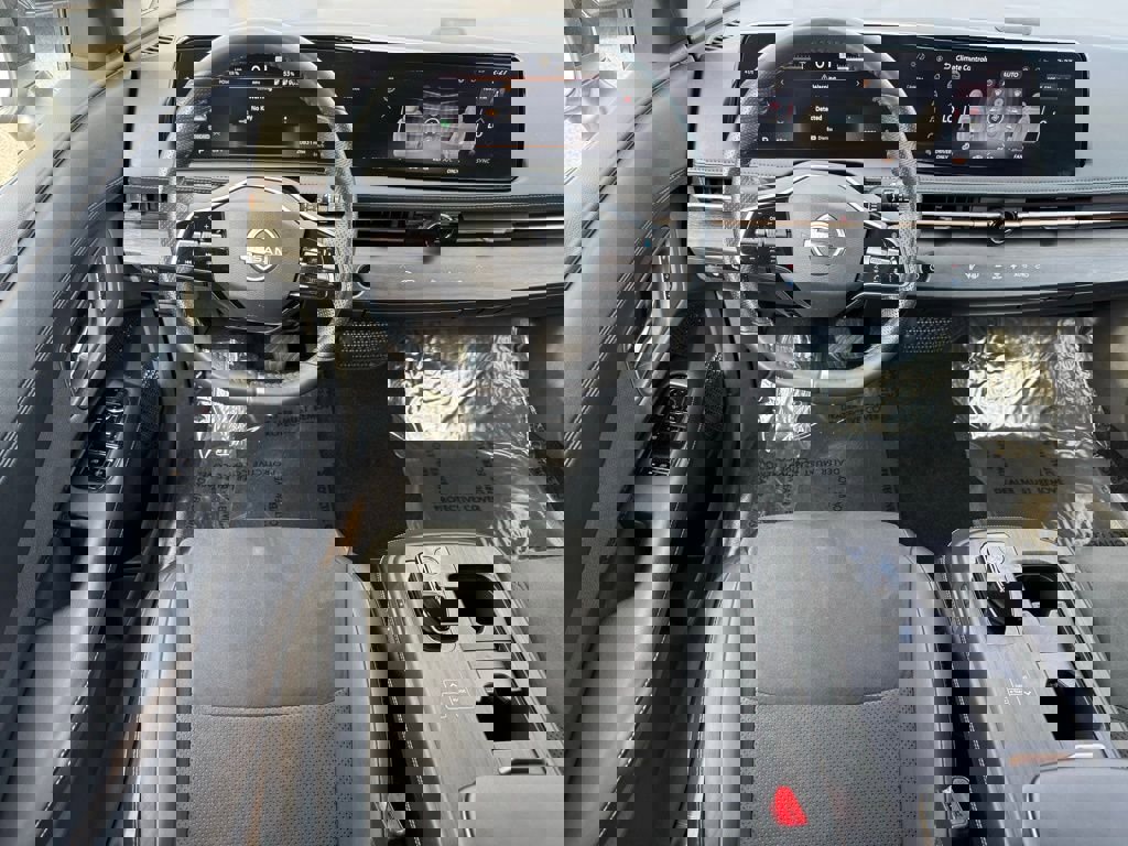 Used 2023 Nissan Ariya FWD image 16