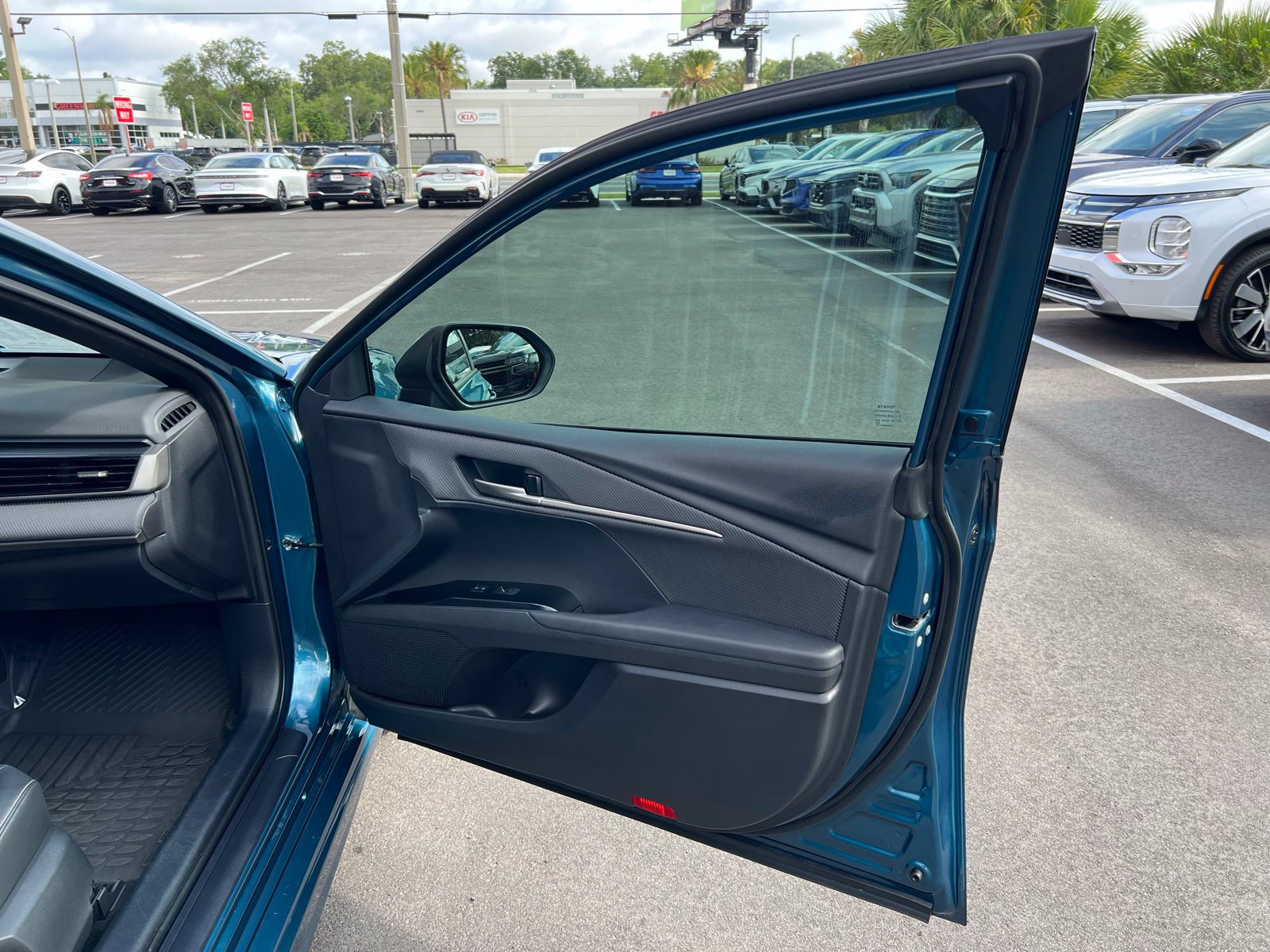 Used 2025 Toyota Camry SE FWD image 44