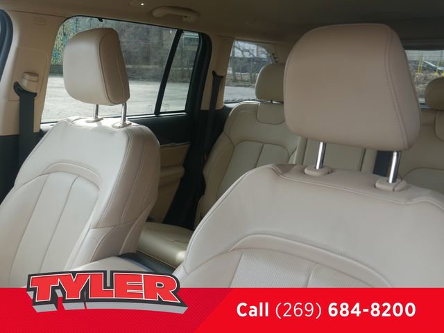 Certified 2022 Jeep Grand Cherokee Limited w/ Luxury Tech Group II AWD/4WD image 37