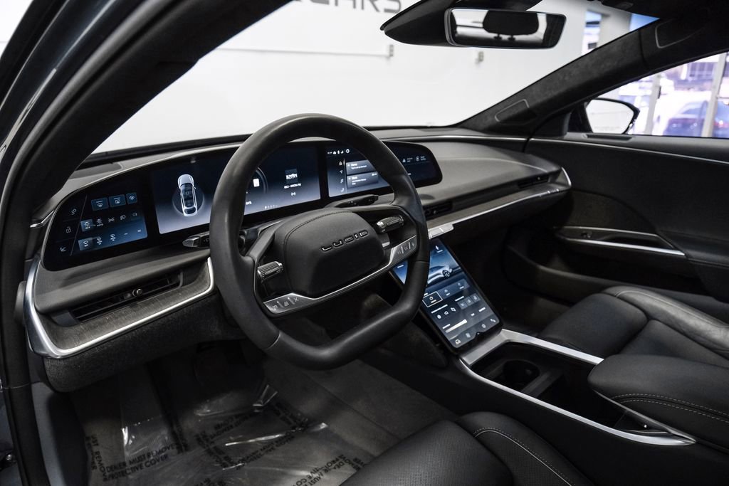 Used 2024 Lucid Air Touring image 3