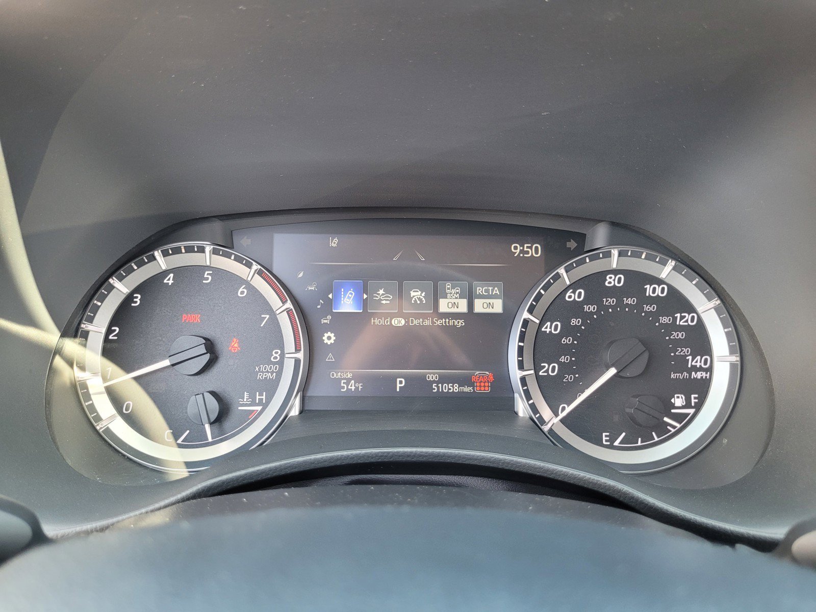 Used 2024 Toyota Highlander LE AWD/4WD image 25