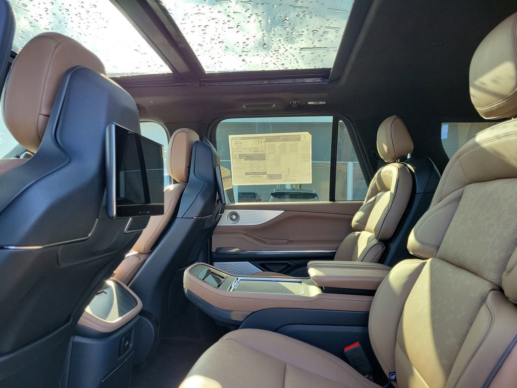 New 2025 Lincoln Navigator L Black Label image 13