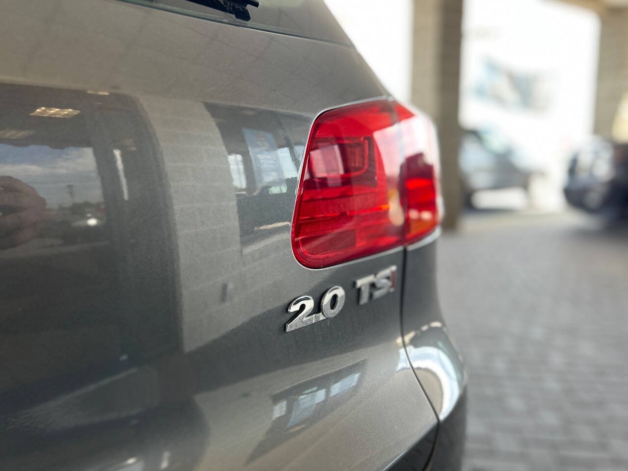 Used 2015 Volkswagen Tiguan SE FWD image 16