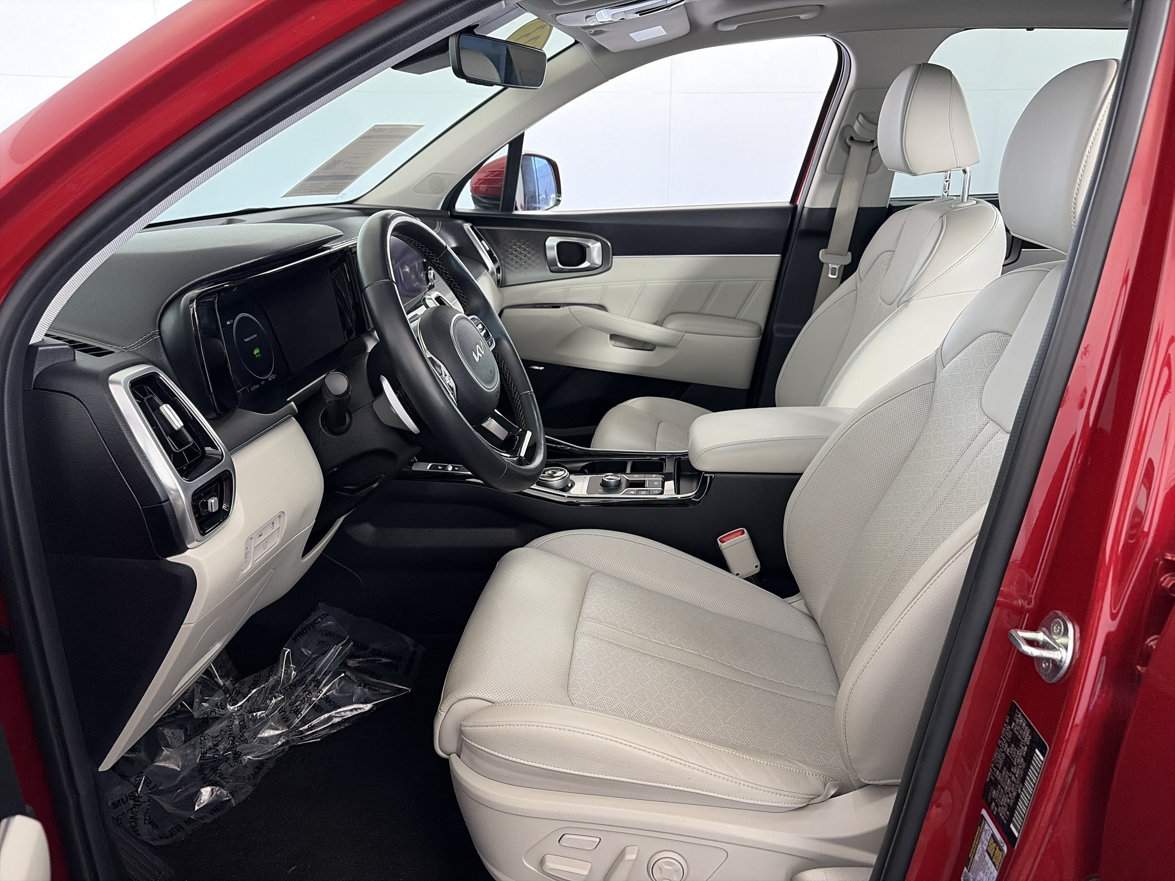 Certified 2023 Kia Sorento SX Prestige w/ Panoramic Sunroof Package AWD/4WD image 9